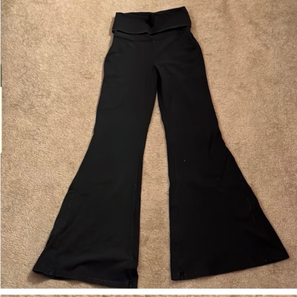 Offline by Aerie black super flare yoga pants size medium fold over high rise